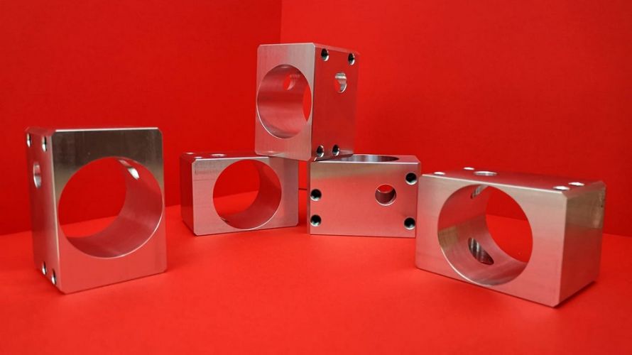 Adaptery z aluminium PA4